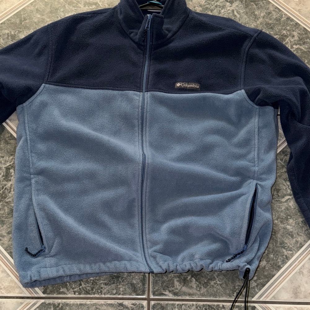 Columbia Navy and Light Blue Two-Tone Fleece Jacket - Picture 4 of 5